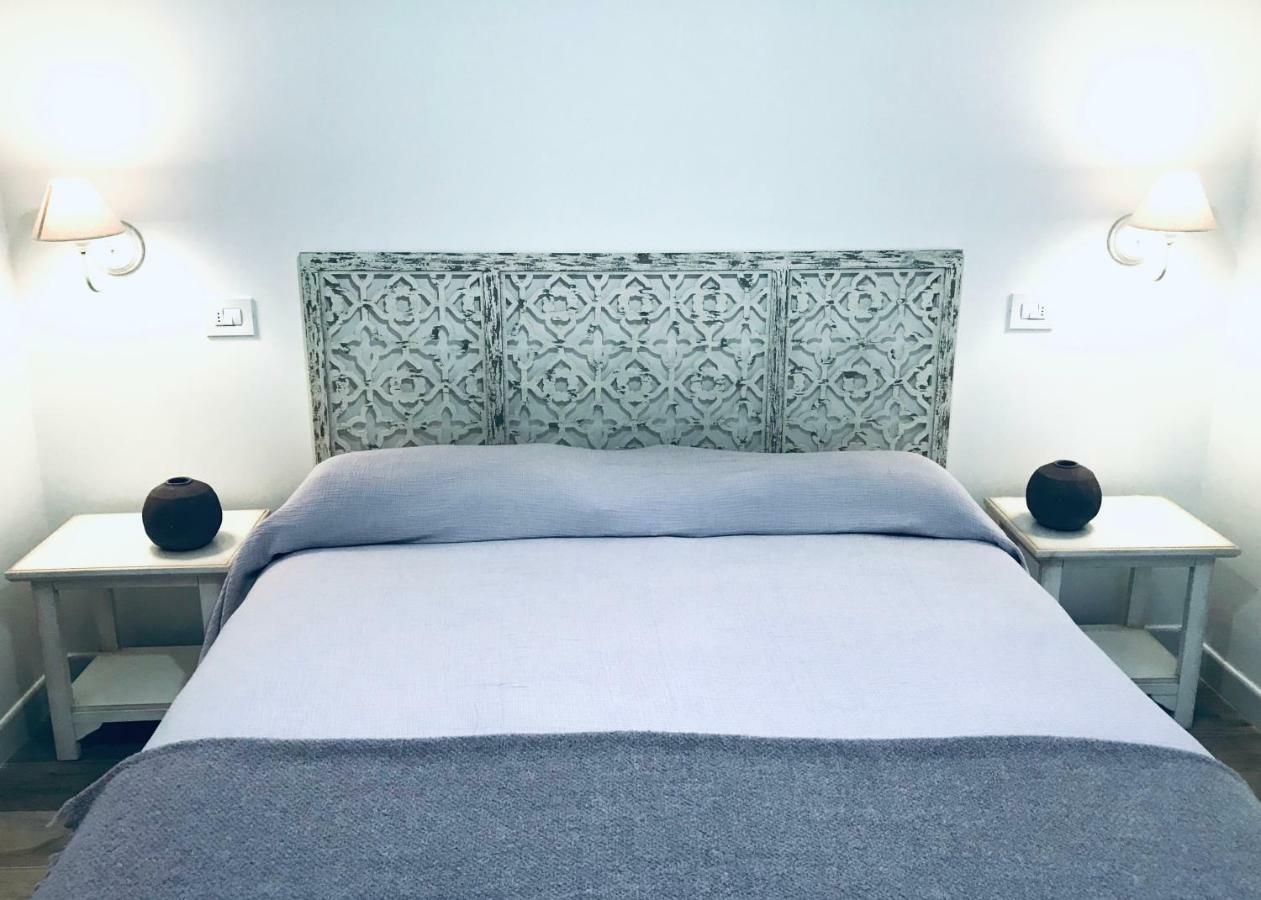 Bellhome 3 - Elegante Appartamento Nel Centro Di Бари Экстерьер фото
