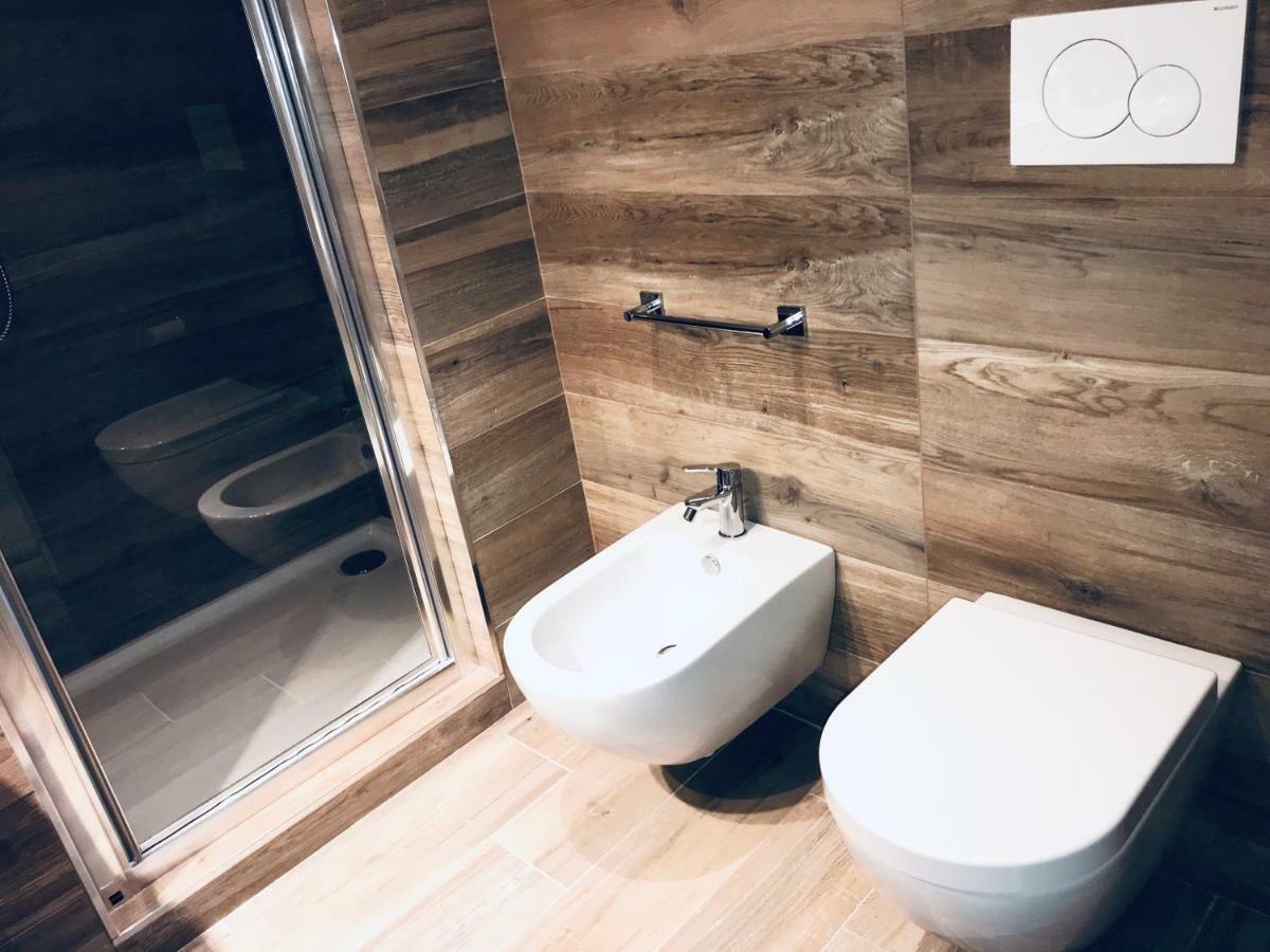 Bellhome 3 - Elegante Appartamento Nel Centro Di Бари Экстерьер фото